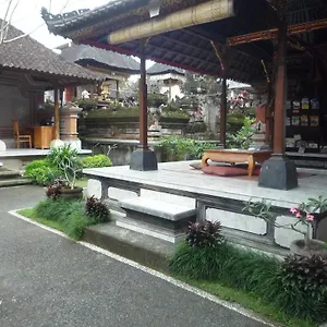  Alloggio in famiglia Pratama House